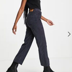 Levi's ribcage straight trouser in navy plaid SIZE 28